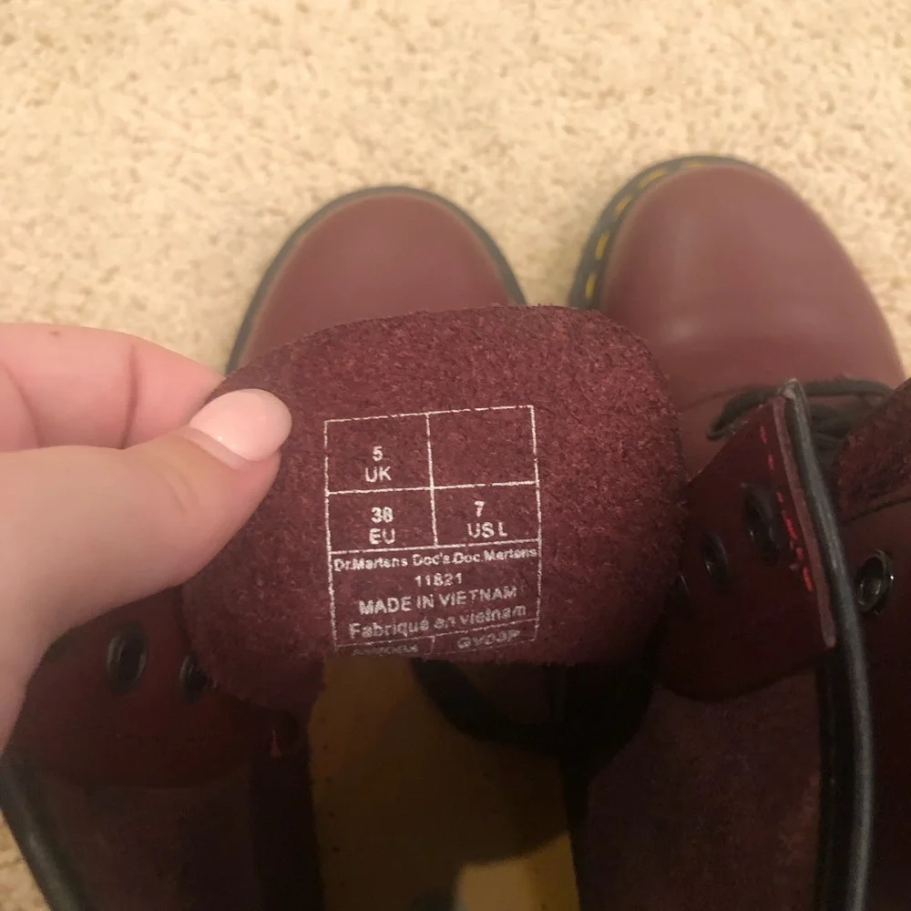 Dr. Martens 1460 Smooth Oxblood Cherry
Boots Men5 Women7 EU38 *READ description* - Picture 5 of 10